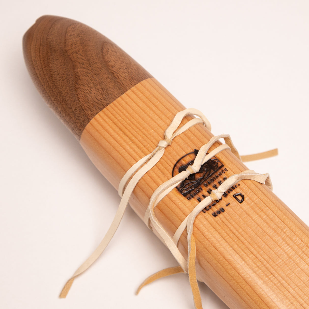 Heart Radiance Native American Drone Flute, D (2024/no.5)