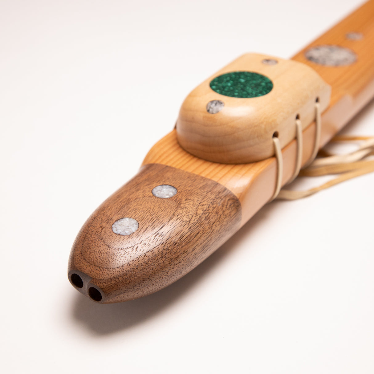 Heart Radiance Native American Drone Flute, D (2024/no.5)