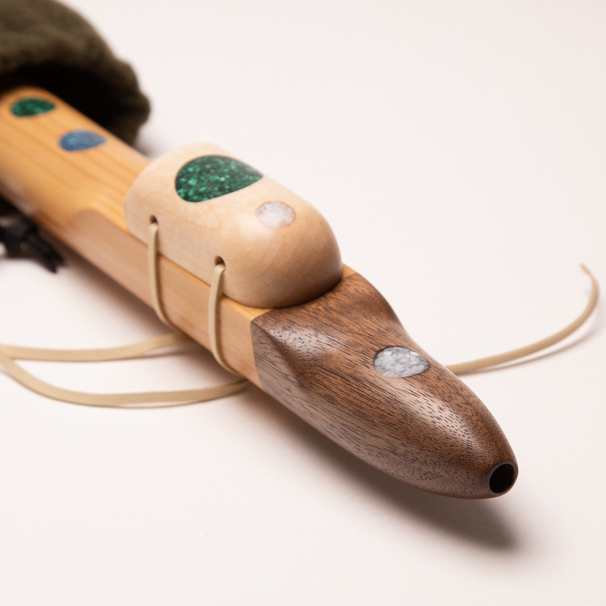 Heart Radiance Native American Flute, F# (2024/no.4)