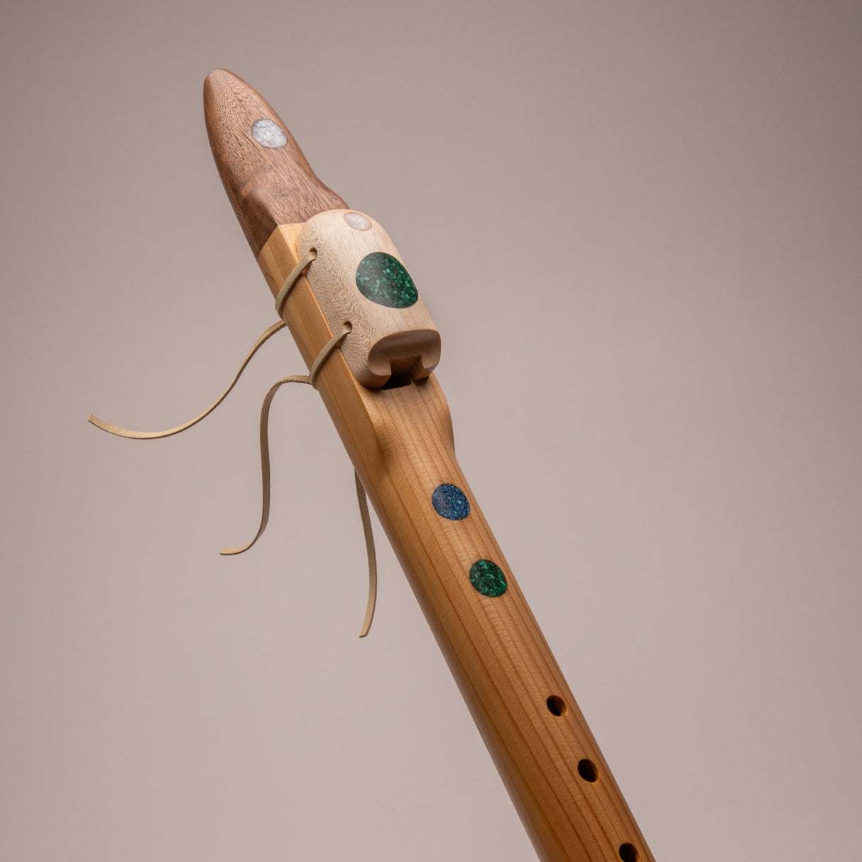 Heart Radiance Native American Flute, F# (2024/no.4)