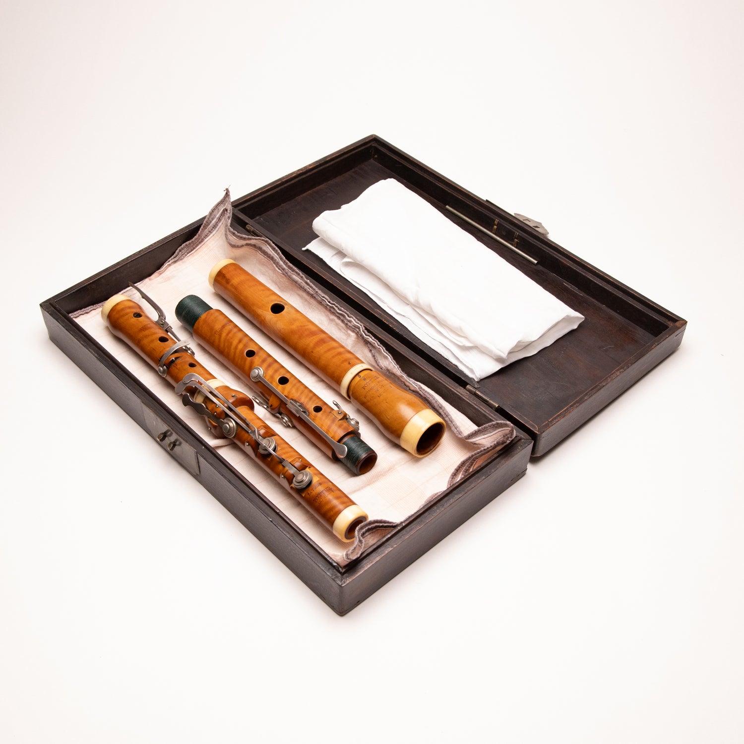 Potter Boxwood & Ivory 8 key