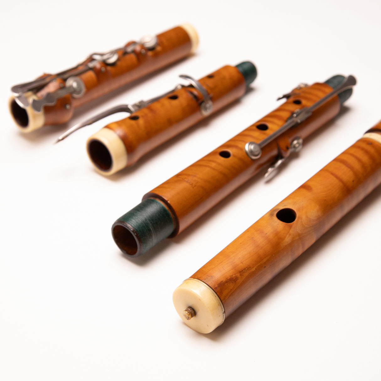 Potter Boxwood & Ivory 8 key