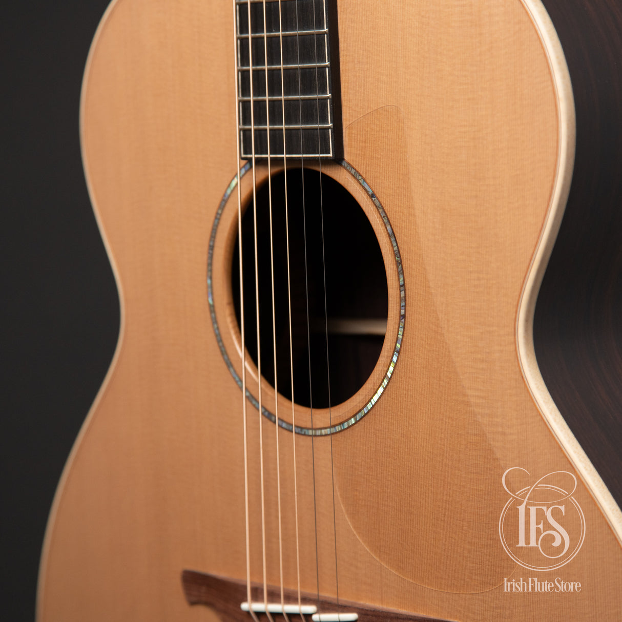 Lowden Guitars O-35 Indian Rosewood & Red Cedar