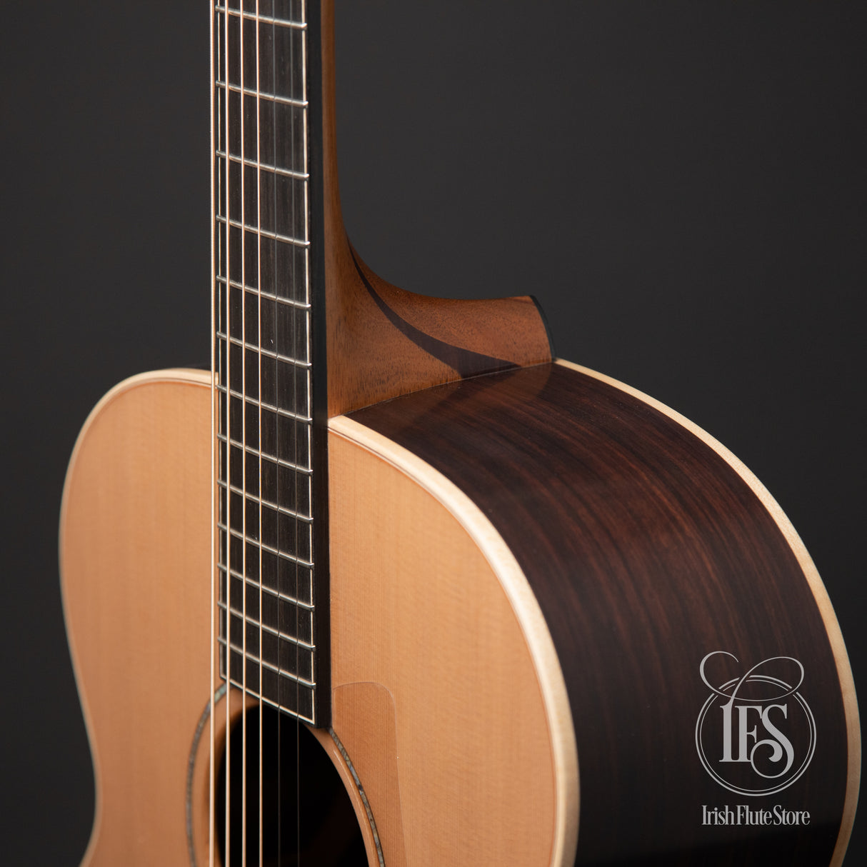 Lowden Guitars O-35 Indian Rosewood & Red Cedar