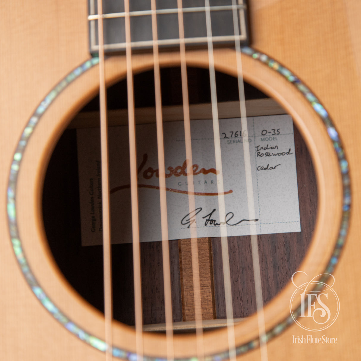 Lowden Guitars O-35 Indian Rosewood & Red Cedar