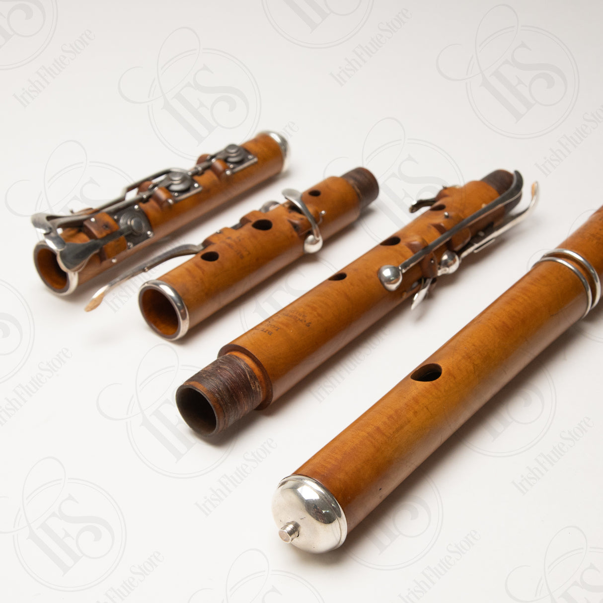 Bilton Boxwood & Silver 8-key