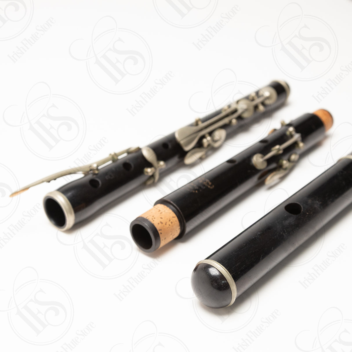 V Kohlert Sons 8-Key, D (Low Pitch)