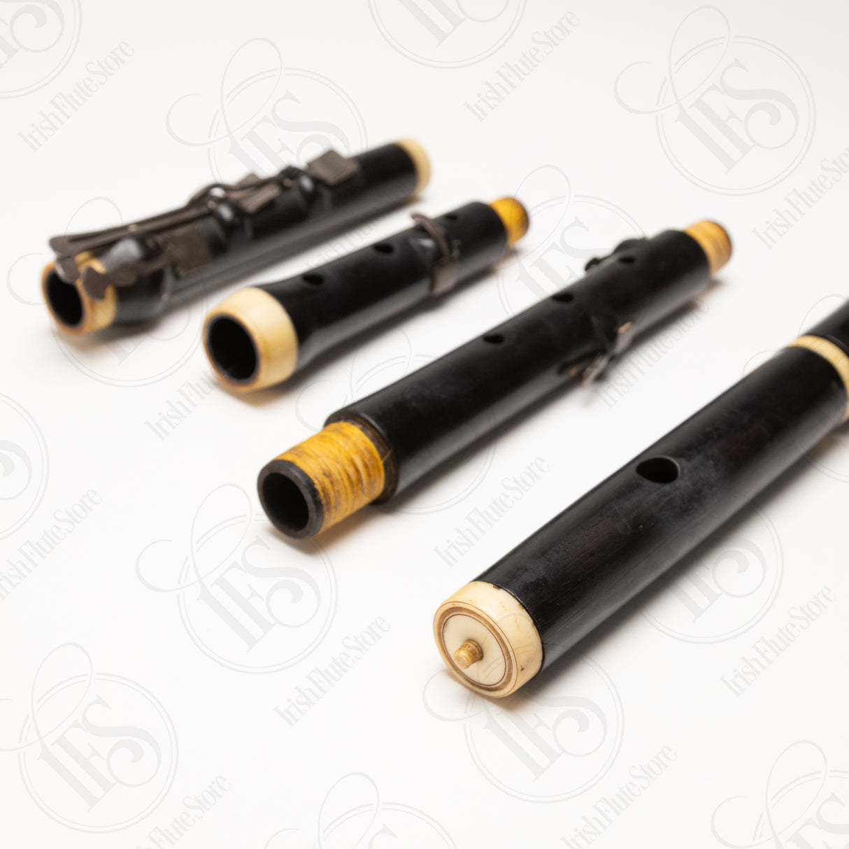 Antique Ebony & Ivory 6-Key, D