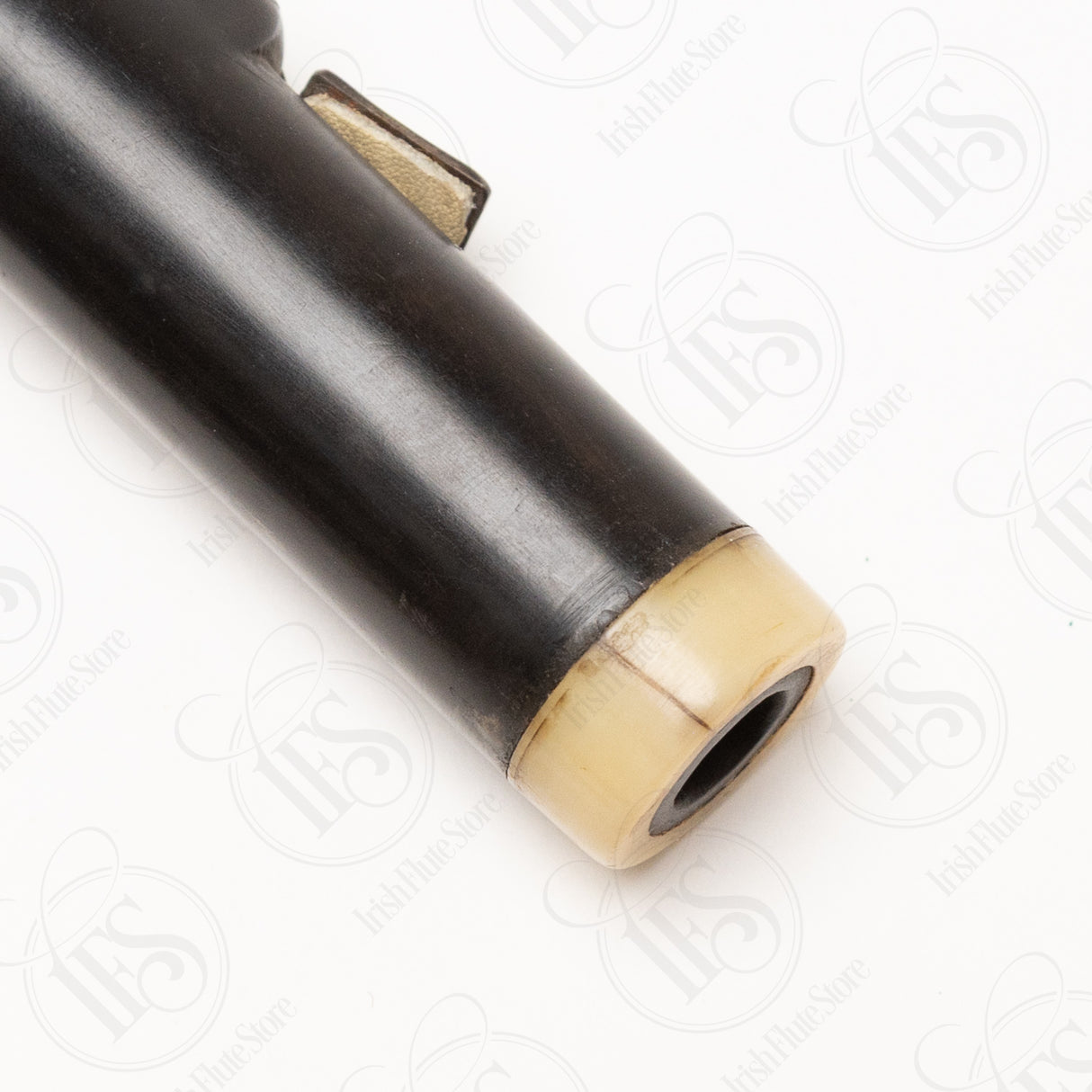 Antique Ebony & Ivory 6-Key, D