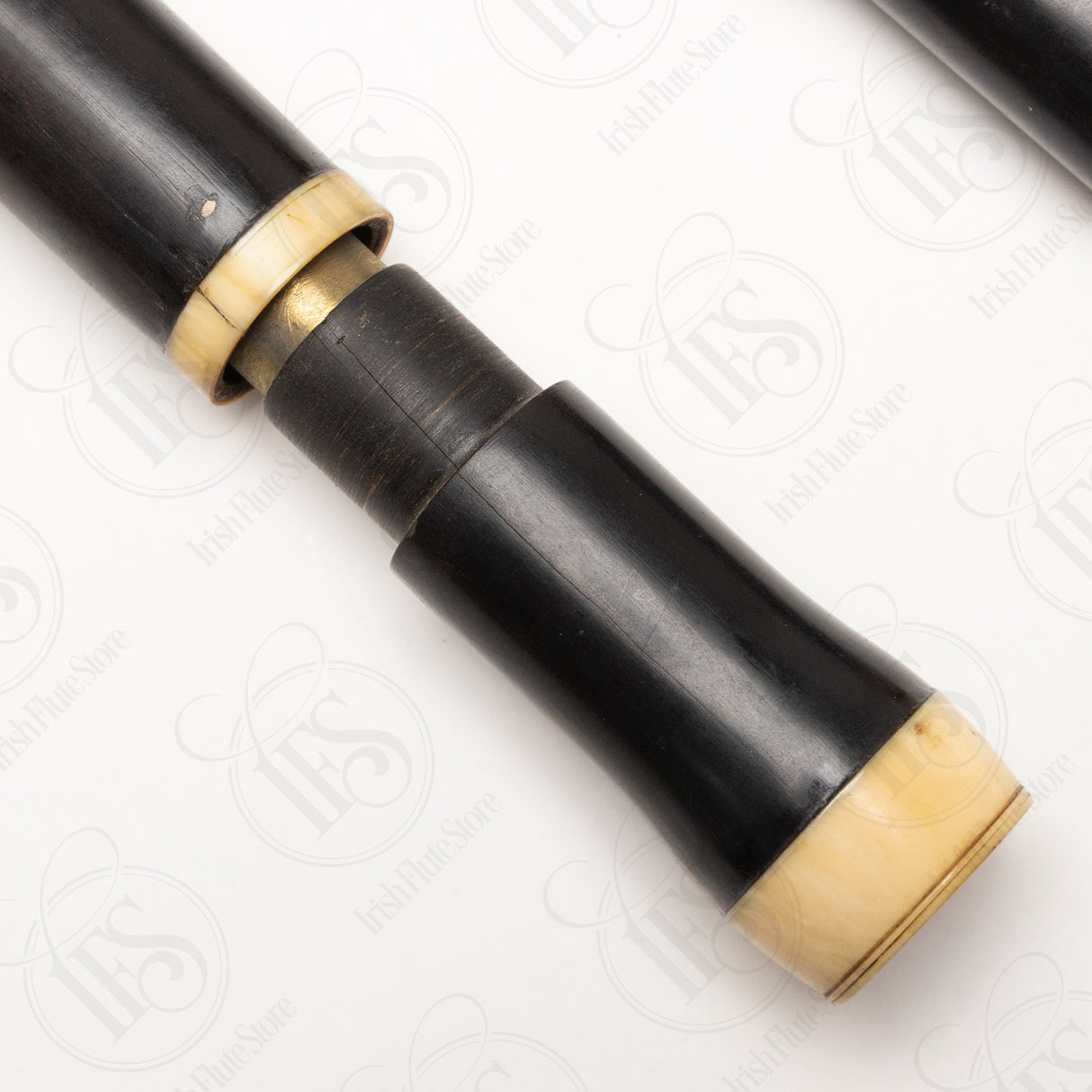Antique Ebony & Ivory 6-Key, D