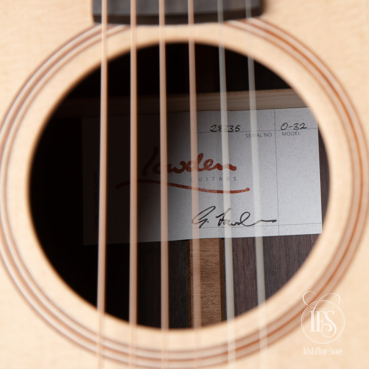 Lowden 032 Indian Rosewood & Sitka Spruce Soundhole Label