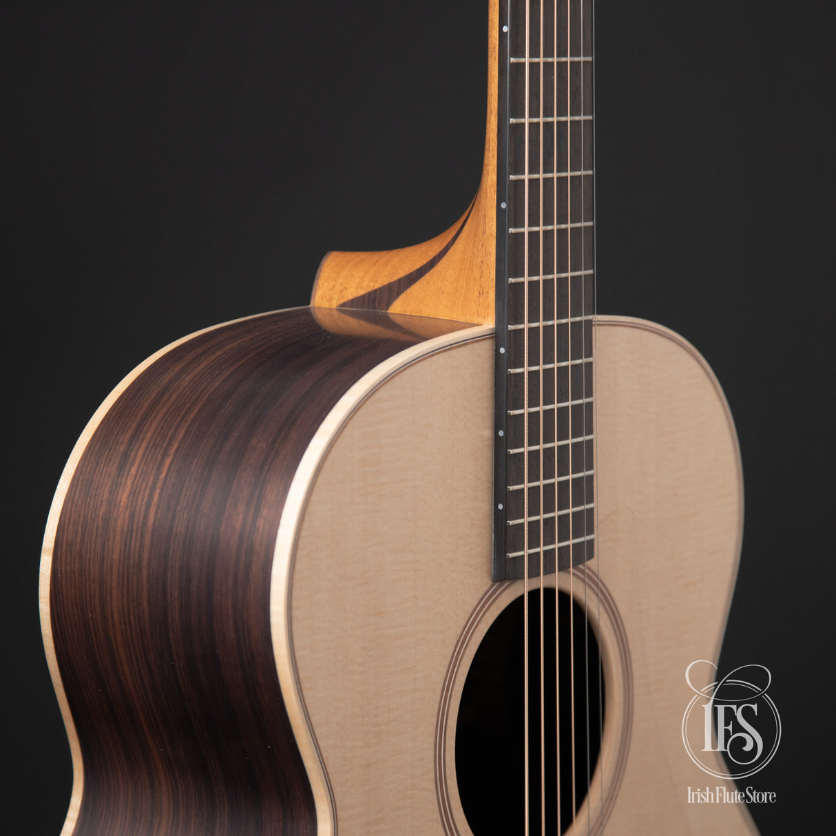 Lowden Guitars 032 Indian Rosewood & Sitka Spruce Left 3/4 Close