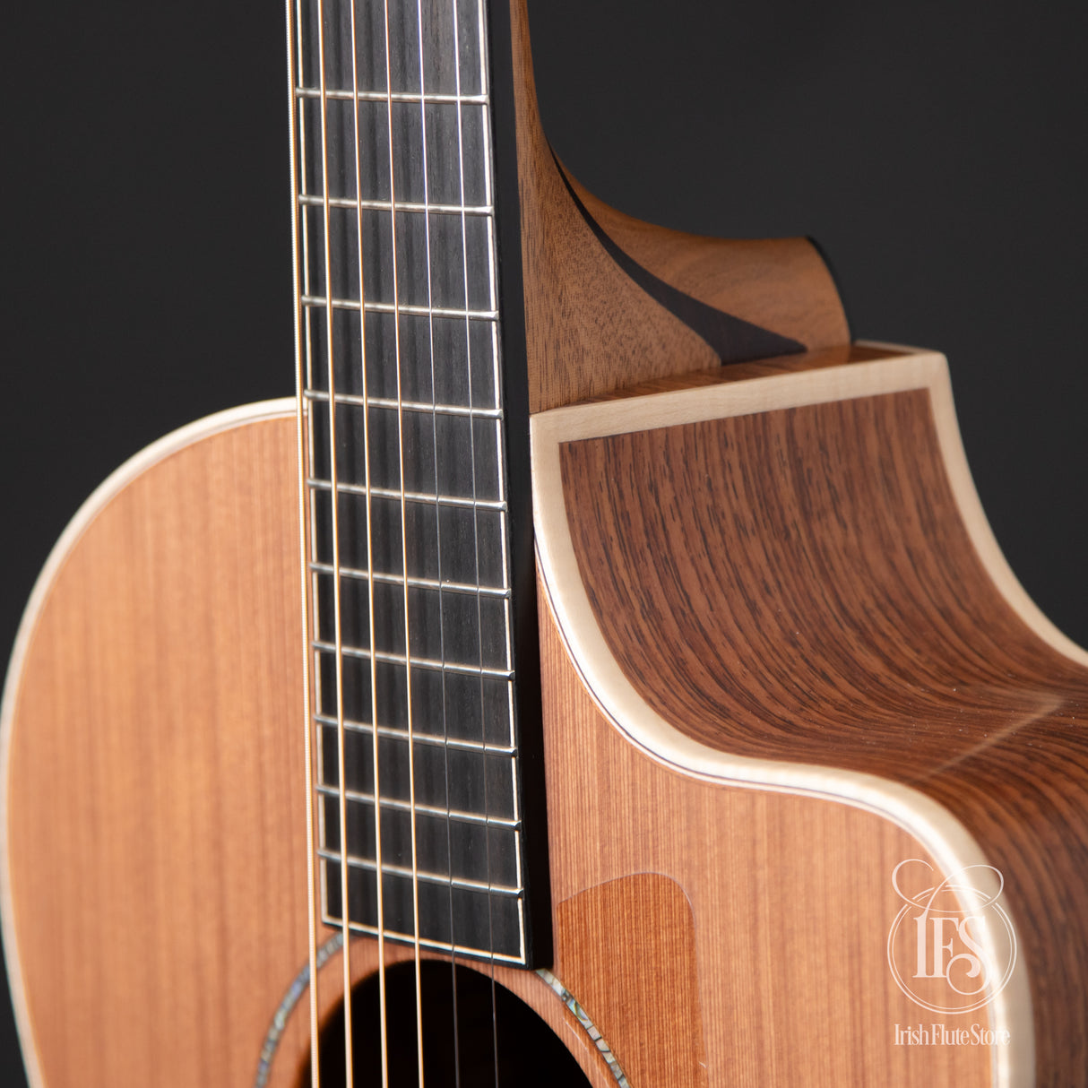 Lowden Guitars F35c Guatemalan Rosewood & Sinker Redwood Right 3/4 Neck Joint