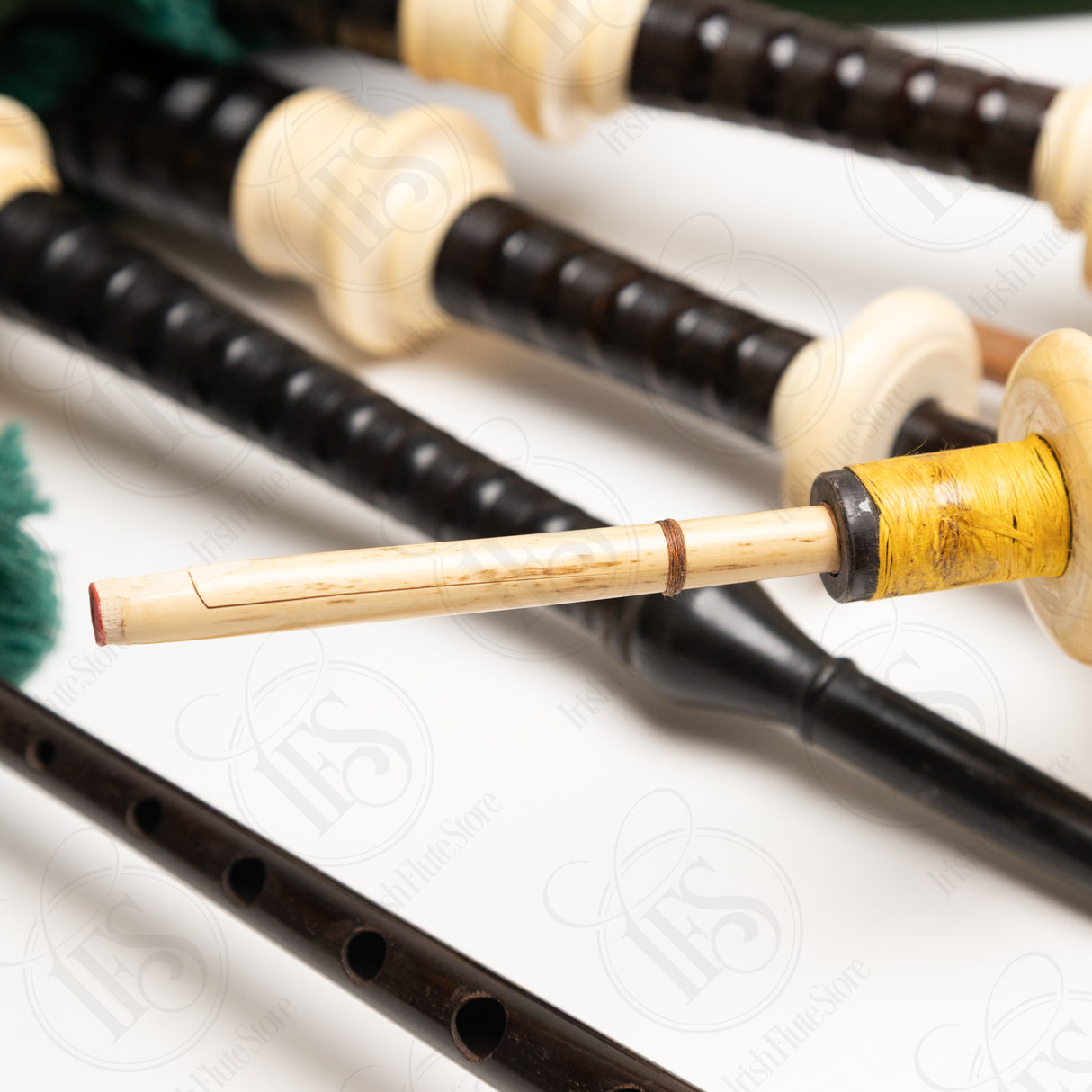 Hardie GHB Bagpipes with Grainger Practice Chanter