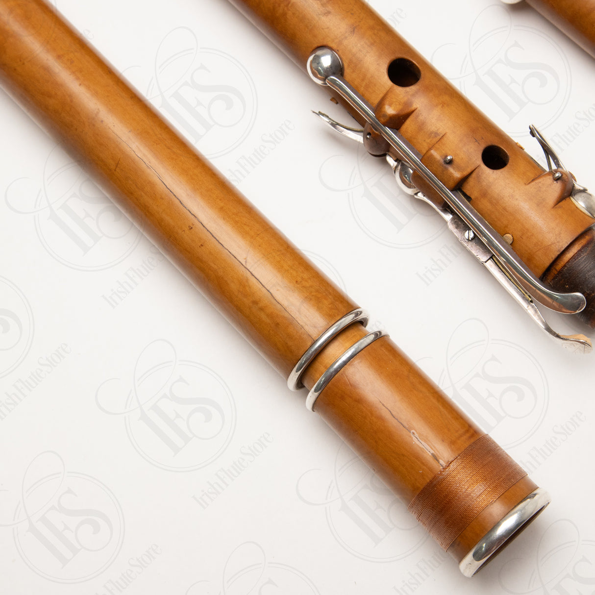 Bilton Boxwood & Silver 8-key