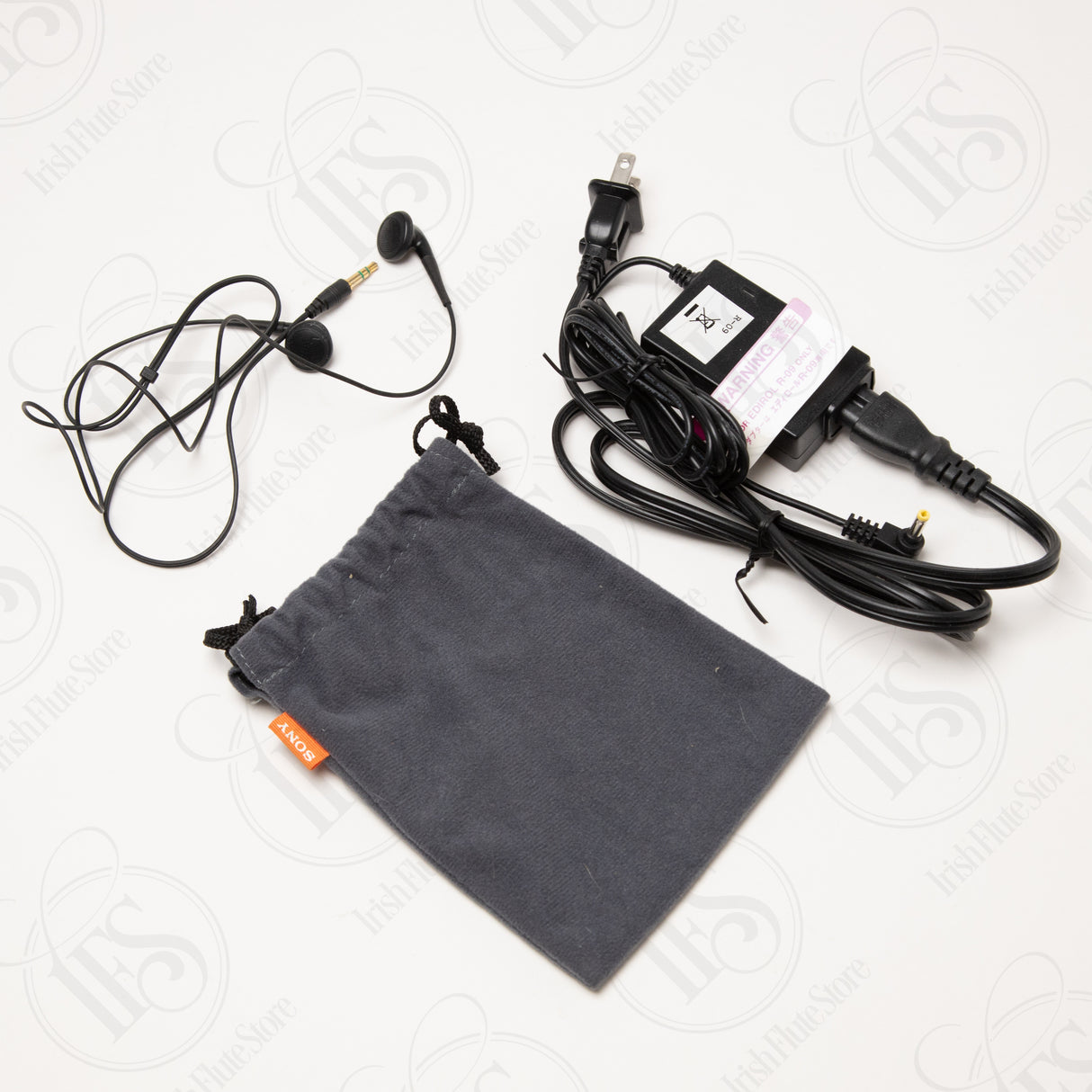 Edirol by Roland R-09 MP3/WAV Recorder