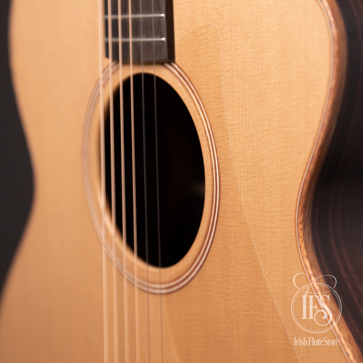 Lowden Guitars O-25c East Indian Rosewood & Red Cedar