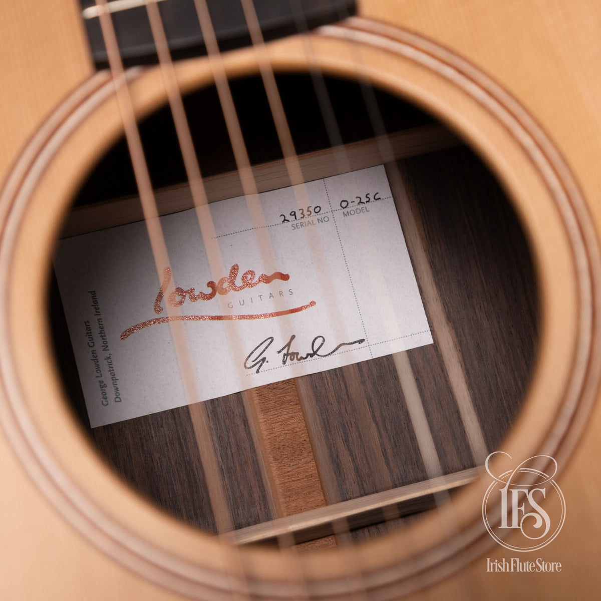 Lowden Guitars O-25c East Indian Rosewood & Red Cedar