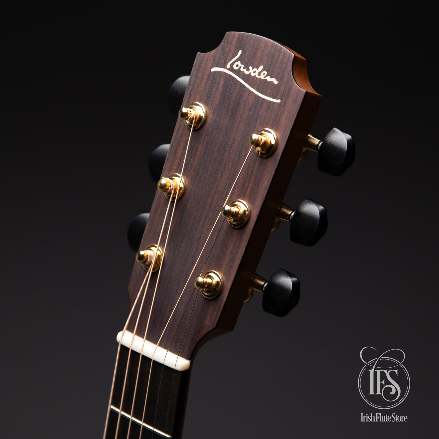 Lowden Guitars 032 Indian Rosewood & Sitka Spruce Headstock Front