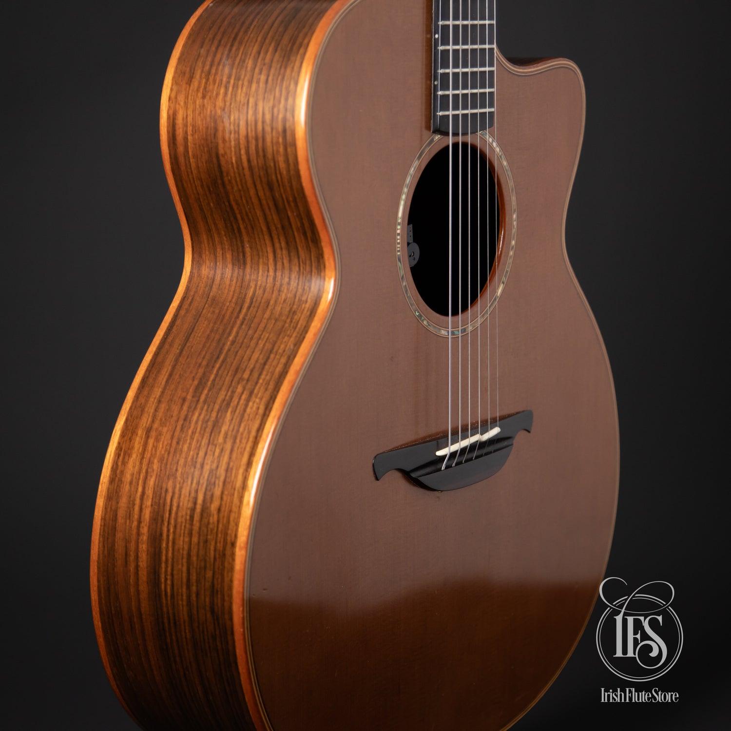 Lowden Guitars Cedar & Indian Rosewood O25c Left Front 3/4 Bout