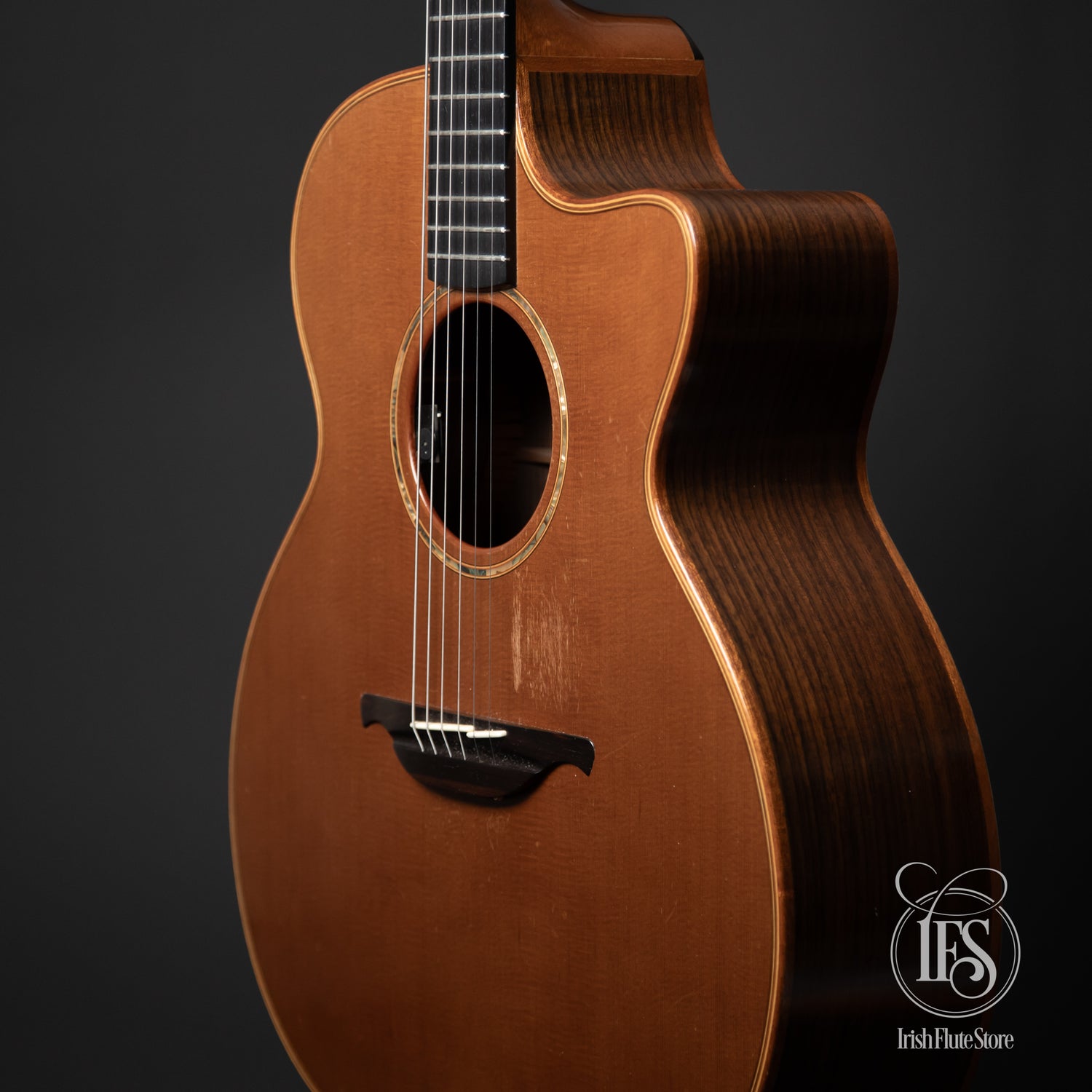 Lowden Guitars Cedar & Indian Rosewood O25c Right 3/4